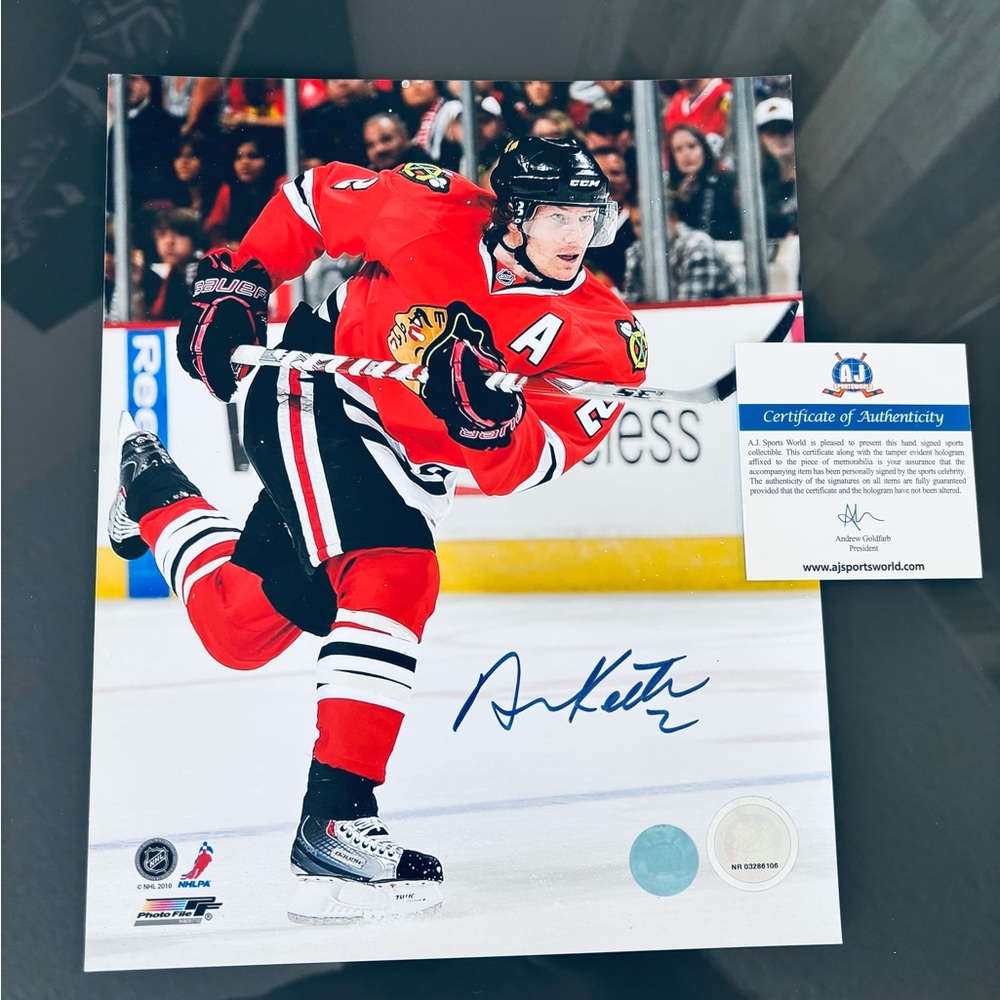 Duncan Keith Autographed Chicago Blackhawks 8x10 Photo